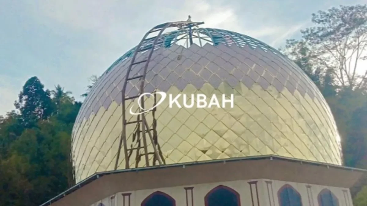 Renovasi Kubah Masjid Jambi dan Sekitarnya Kubah Emas
